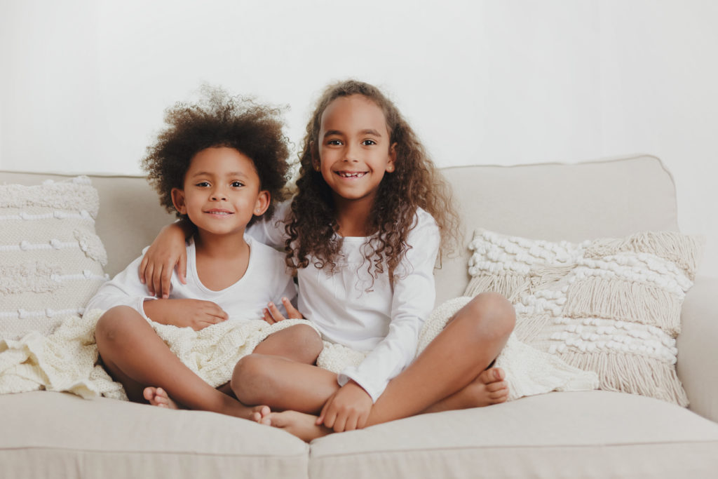 Celine Hocke Fotografie. Professionelle Babyfotografin in Neuss, Mönchengladbach, Düsseldorf, Krefeld, Köln und Umgebung, spezialisiert auf natürliche und authentische Fotografie von Schwangeren, Neugeborenen und Familien.