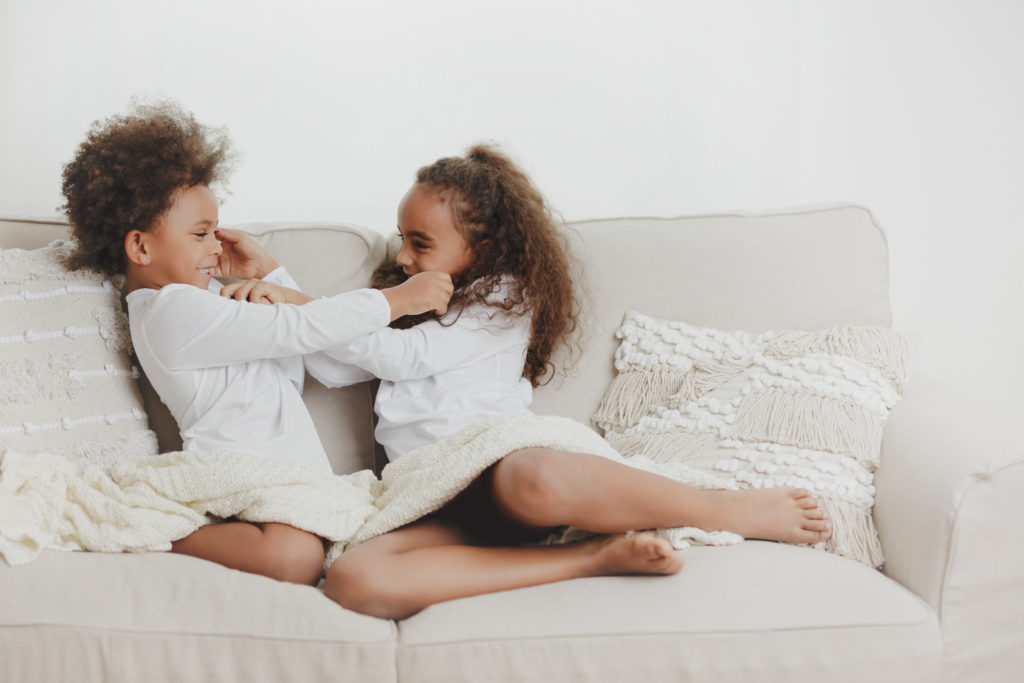 Celine Hocke Fotografie. Professionelle Babyfotografin in Neuss, Mönchengladbach, Düsseldorf, Krefeld, Köln und Umgebung, spezialisiert auf natürliche und authentische Fotografie von Schwangeren, Neugeborenen und Familien.