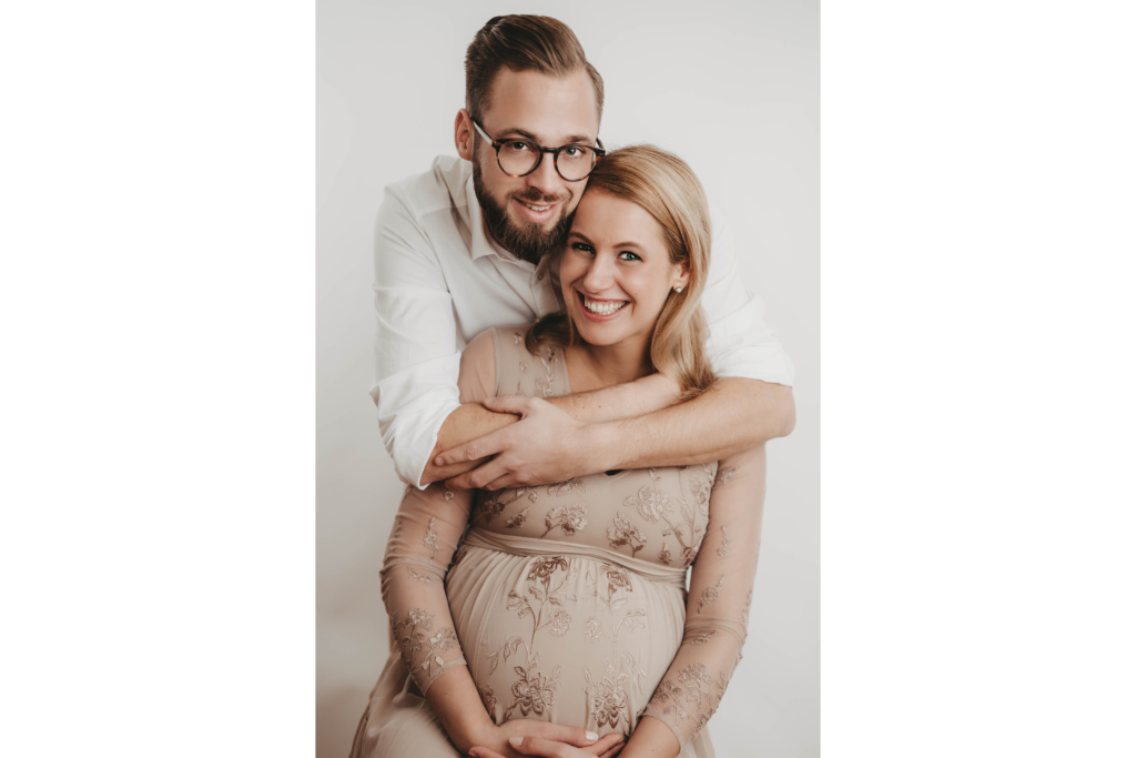 Celine Hocke Fotografie. Professionelle Babyfotografin in Neuss, Mönchengladbach, Düsseldorf, Krefeld, Köln und Umgebung, spezialisiert auf natürliche und authentische Fotografie von Schwangeren, Neugeborenen und Familien.