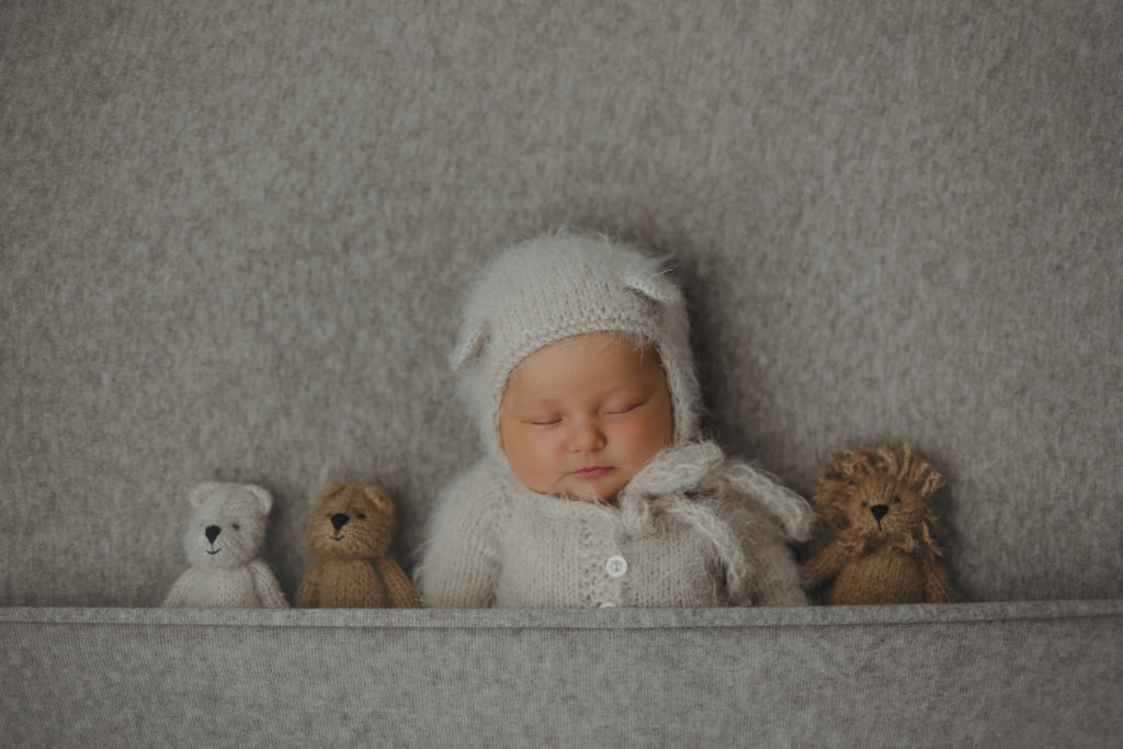 Celine Hocke Fotografie. Professionelle Babyfotografin in Neuss, Mönchengladbach, Düsseldorf, Krefeld, Köln und Umgebung, spezialisiert auf natürliche und authentische Fotografie von Schwangeren, Neugeborenen und Familien.