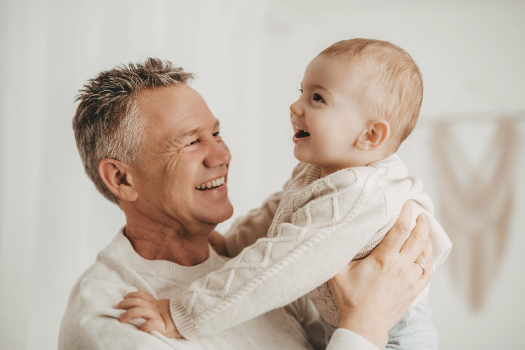 Celine Hocke Fotografie. Professionelle Babyfotografin in Neuss, Mönchengladbach, Düsseldorf, Krefeld, Köln und Umgebung, spezialisiert auf natürliche und authentische Fotografie von Schwangeren, Neugeborenen und Familien.