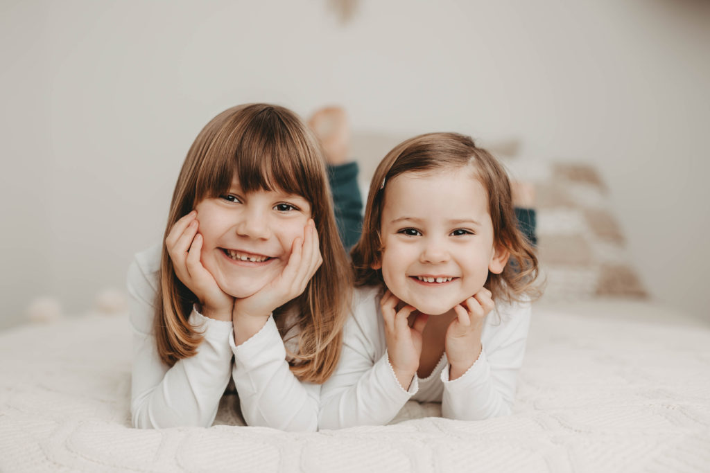 Celine Hocke Fotografie. Professionelle Babyfotografin in Neuss, Mönchengladbach, Düsseldorf, Krefeld, Köln und Umgebung, spezialisiert auf natürliche und authentische Fotografie von Schwangeren, Neugeborenen und Familien.