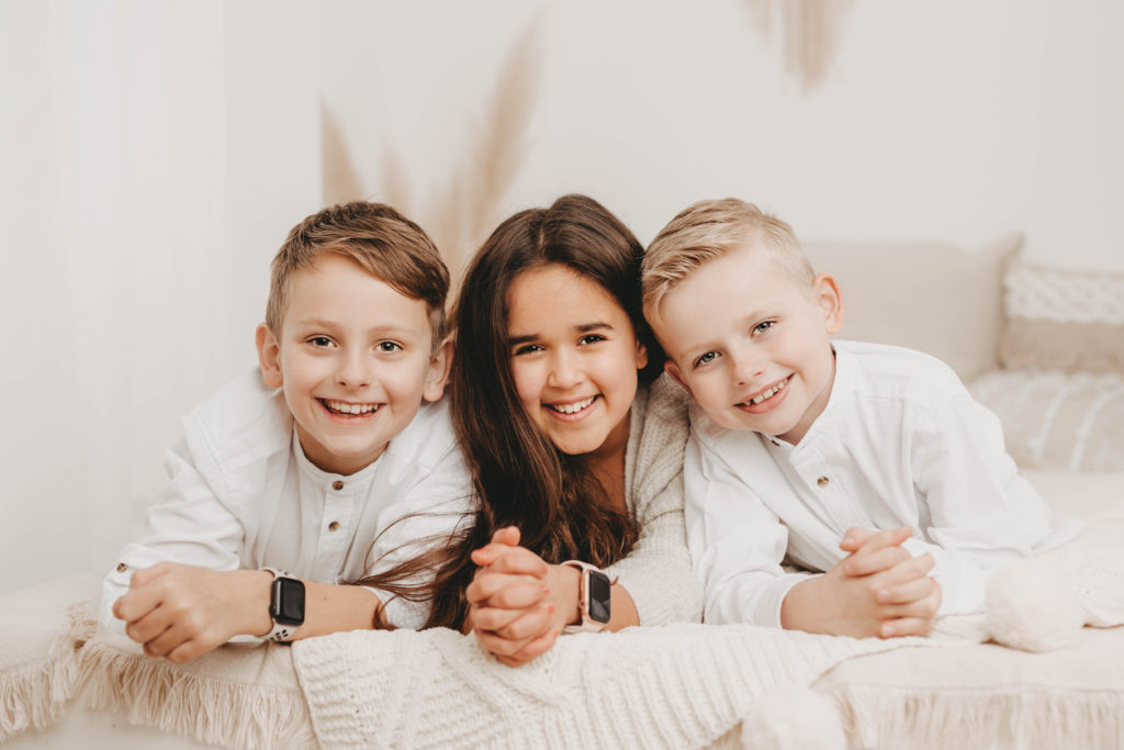 Celine Hocke Fotografie. Professionelle Babyfotografin in Neuss, Mönchengladbach, Düsseldorf, Krefeld, Köln und Umgebung, spezialisiert auf natürliche und authentische Fotografie von Schwangeren, Neugeborenen und Familien.