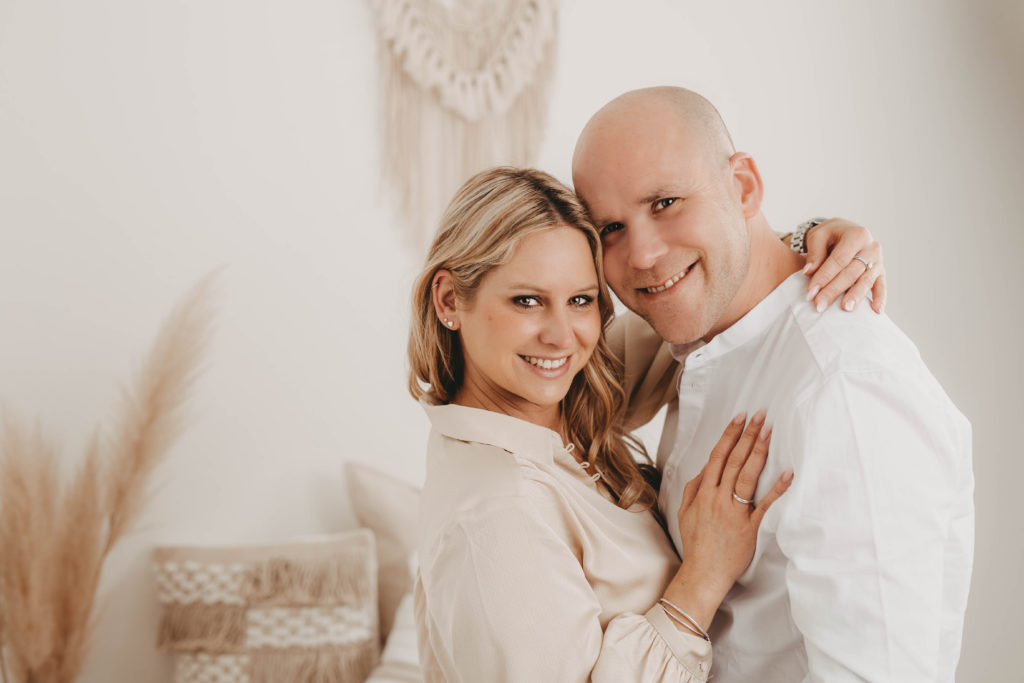Celine Hocke Fotografie. Professionelle Babyfotografin in Neuss, Mönchengladbach, Düsseldorf, Krefeld, Köln und Umgebung, spezialisiert auf natürliche und authentische Fotografie von Schwangeren, Neugeborenen und Familien.