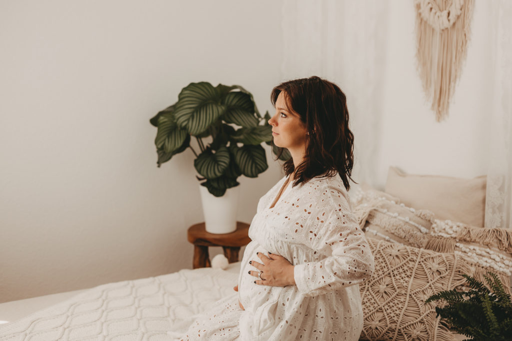 Celine Hocke Fotografie. Professionelle Babyfotografin in Neuss, Mönchengladbach, Düsseldorf, Krefeld, Köln und Umgebung, spezialisiert auf natürliche und authentische Fotografie von Schwangeren, Neugeborenen und Familien.