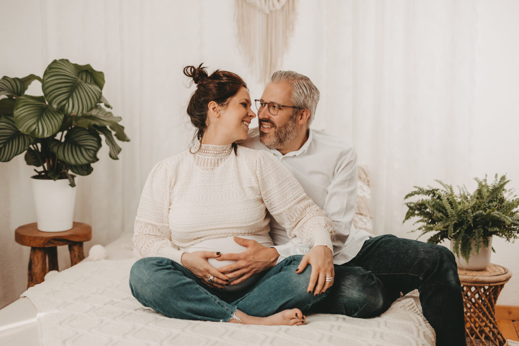 Celine Hocke Fotografie. Professionelle Babyfotografin in Neuss, Mönchengladbach, Düsseldorf, Krefeld, Köln und Umgebung, spezialisiert auf natürliche und authentische Fotografie von Schwangeren, Neugeborenen und Familien.
