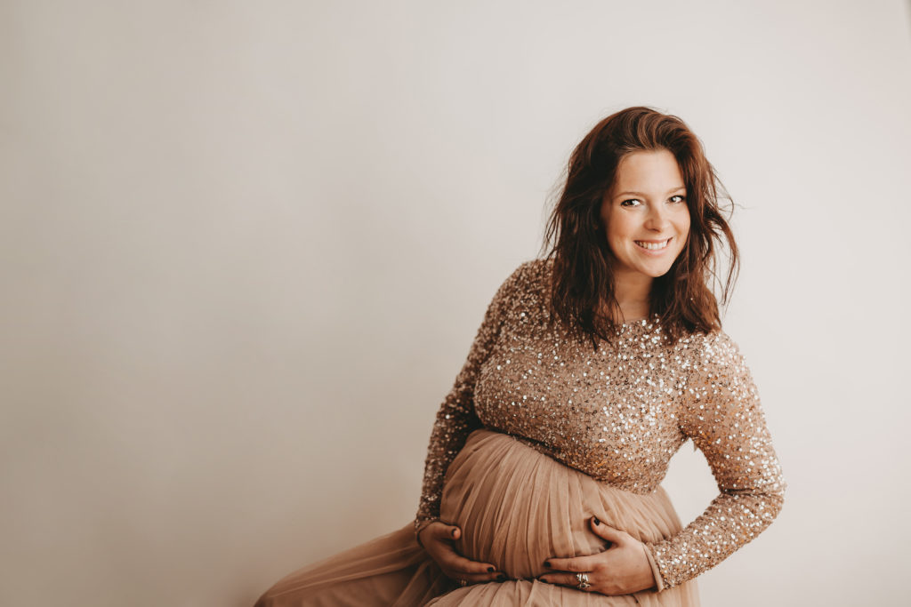 Celine Hocke Fotografie. Professionelle Babyfotografin in Neuss, Mönchengladbach, Düsseldorf, Krefeld, Köln und Umgebung, spezialisiert auf natürliche und authentische Fotografie von Schwangeren, Neugeborenen und Familien.