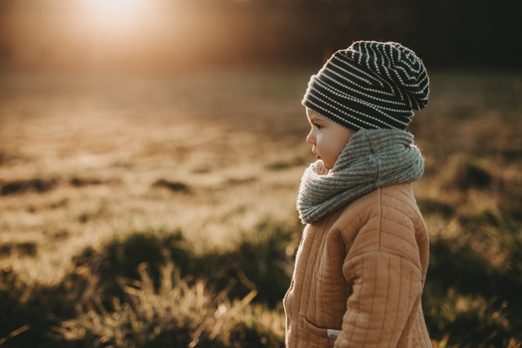 Celine Hocke Fotografie. Professionelle Babyfotografin in Neuss, Mönchengladbach, Düsseldorf, Krefeld, Köln und Umgebung, spezialisiert auf natürliche und authentische Fotografie von Schwangeren, Neugeborenen und Familien.